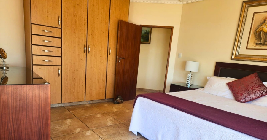 4 Bedroom Property for Sale in Mossel Bay Central Western Cape